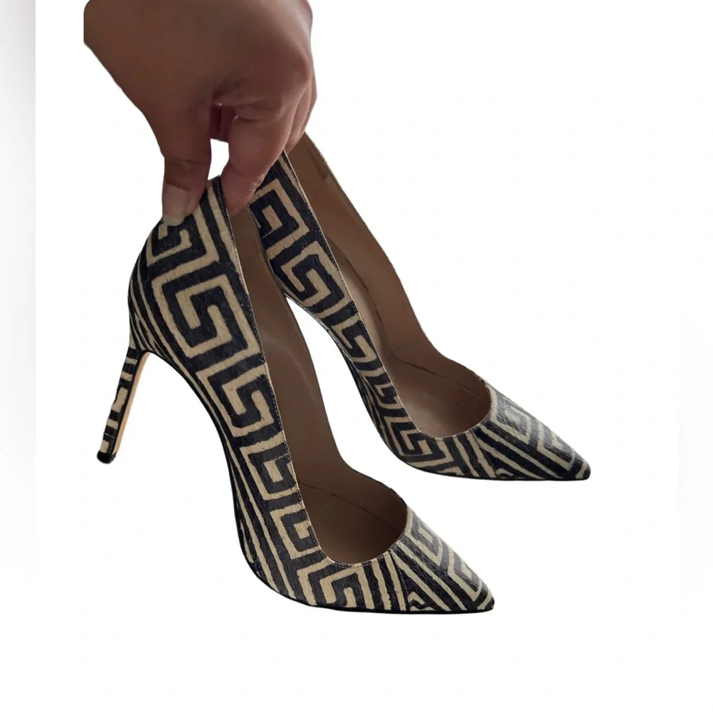Manolo Blahnik - BB Printed Snake Pump, Black/White Size 38✨ - Picture 7 of 9